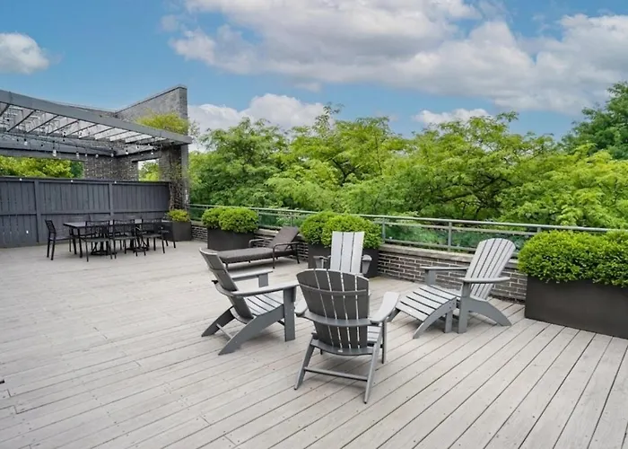 Little Italy 4br Retreat With Optional Parking *